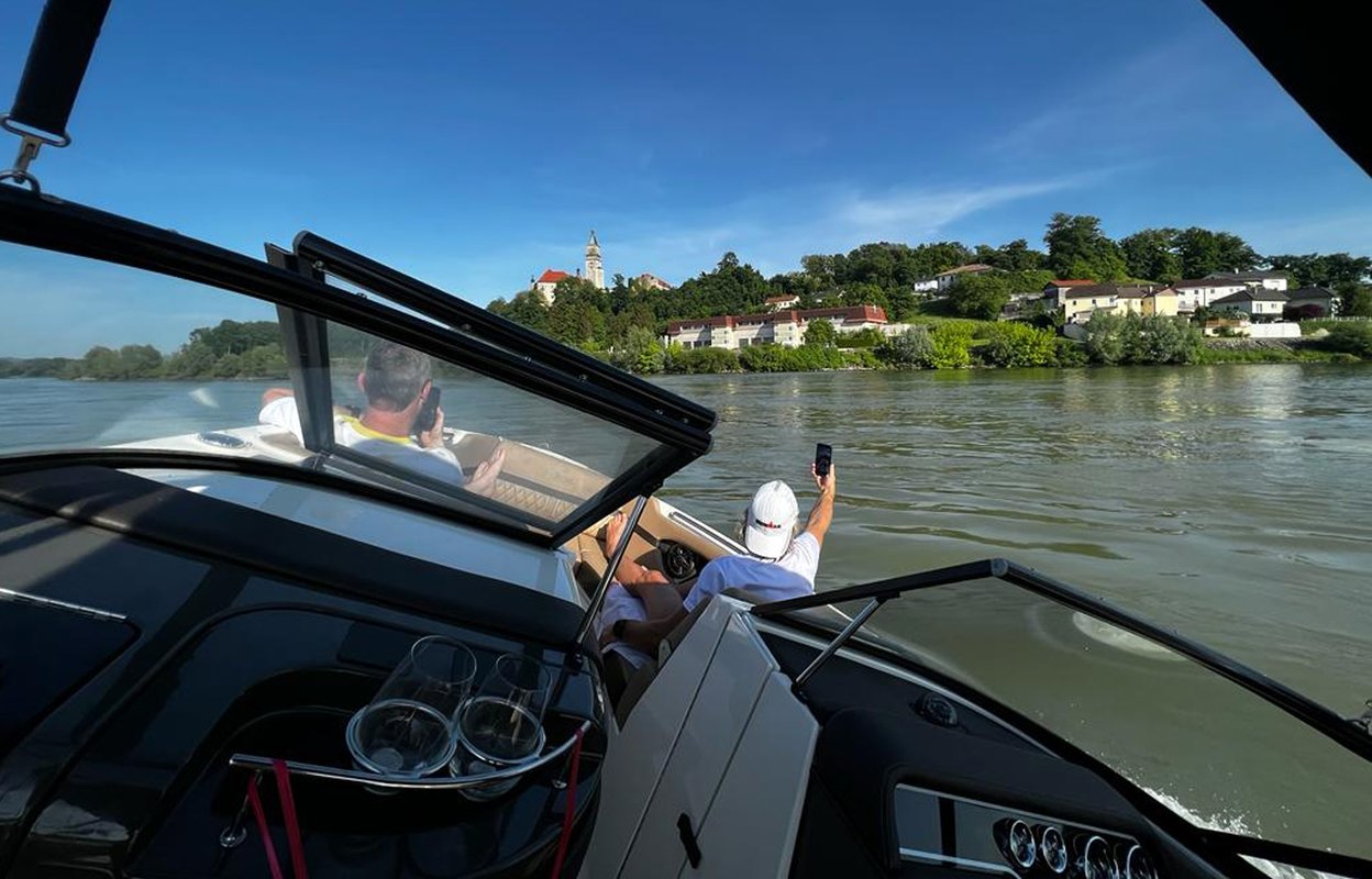 motorboot tour donau